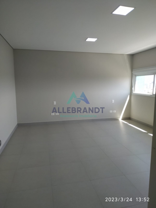APARTAMENTO EDIFÍCIO ESMERALDA