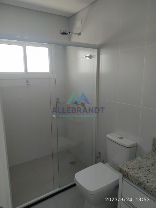 APARTAMENTO EDIFÍCIO ESMERALDA