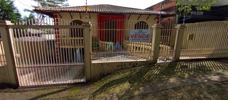 CASA A VENDA NO CENTRO