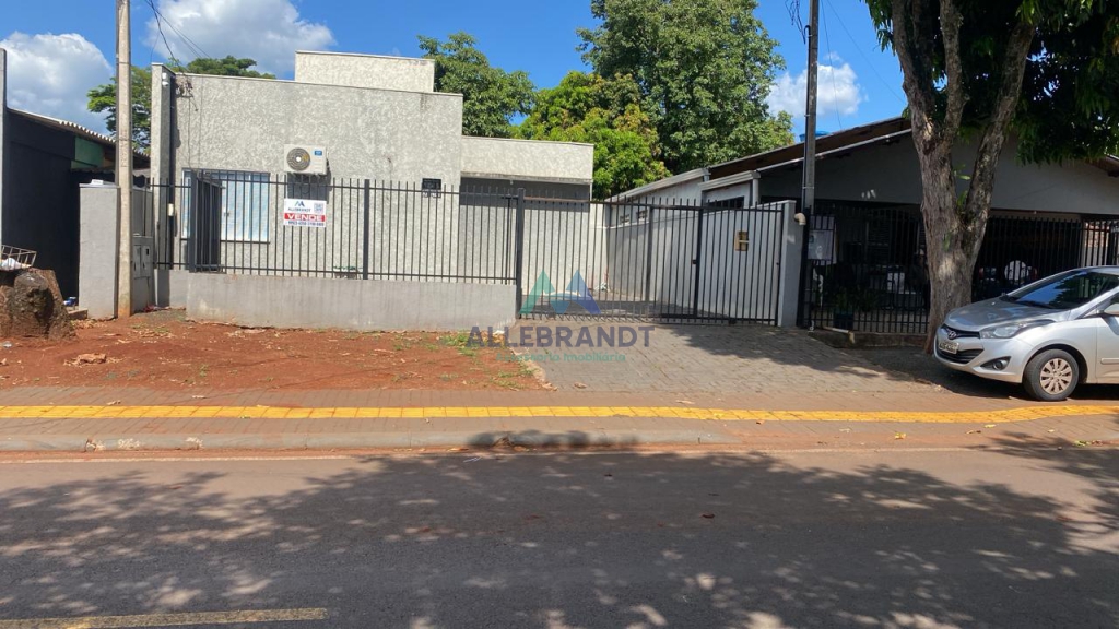 CASA E TERRENO À VENDA NO JARDIM PARANÁ