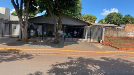 CASA E TERRENO À VENDA NO JARDIM PARANÁ