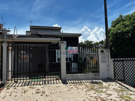 CASA À VENDA NO JARDIM IPÊ