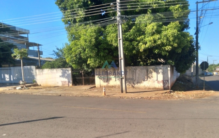 TERRENO Á VENDA NA VILA BRASÍLIA