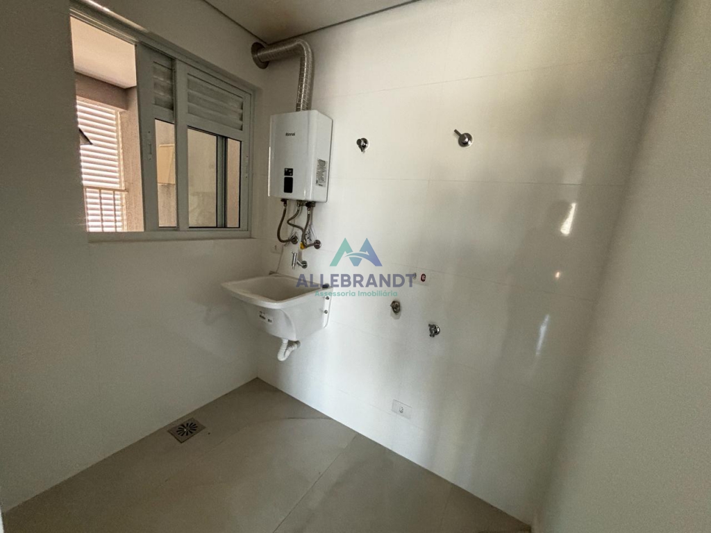 APARTAMENTO Á VENDA NO EDIFÍCIO ELEGANCE TOWER