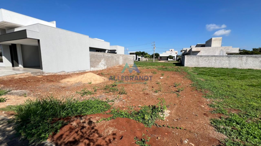 TERRENO À VENDA NO CONDOMÍNIO RESIDENCIAL IGUAÇU