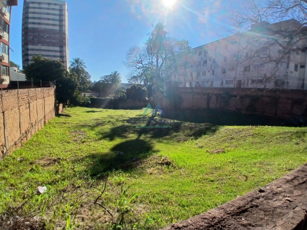 TERRENO À VENDA NO CENTRO