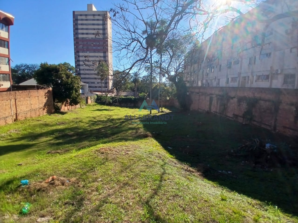 TERRENO À VENDA NO CENTRO