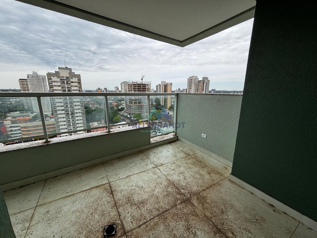 APARTAMENTO Á VENDA NO EDIFÍCIO ESMERALDA