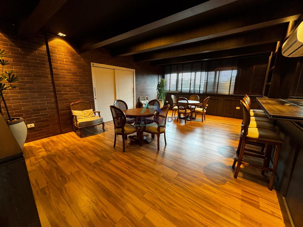 APARTAMENTO Á VENDA NO EDIFÍCIO ESMERALDA
