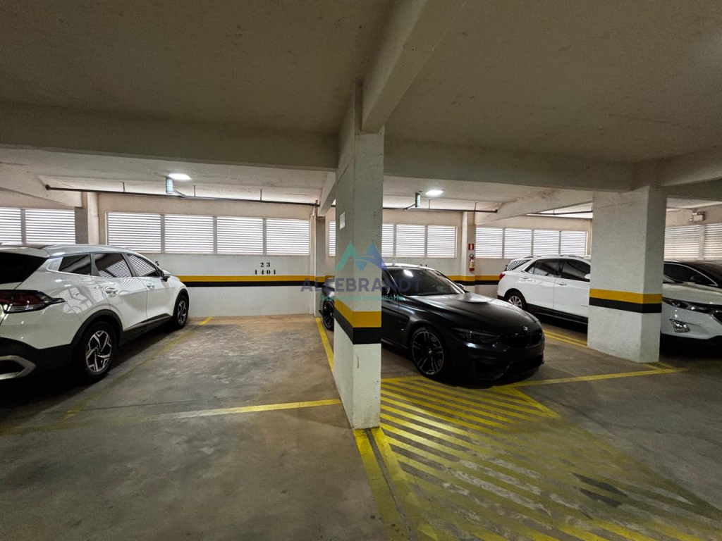 APARTAMENTO Á VENDA NO EDIFÍCIO ESMERALDA