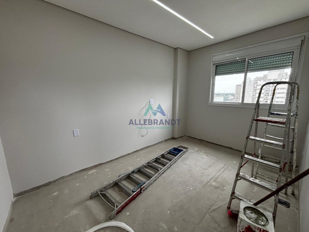 APARTAMENTO Á VENDA NO EDIFÍCIO ESMERALDA
