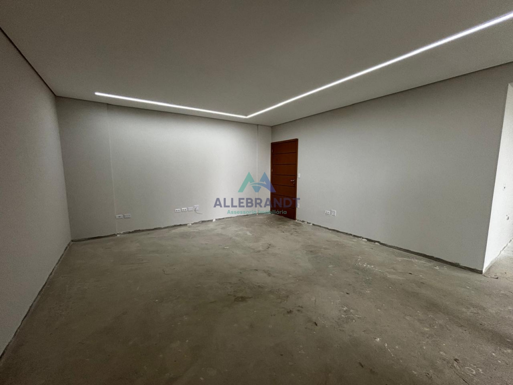 APARTAMENTO Á VENDA NO EDIFÍCIO ESMERALDA